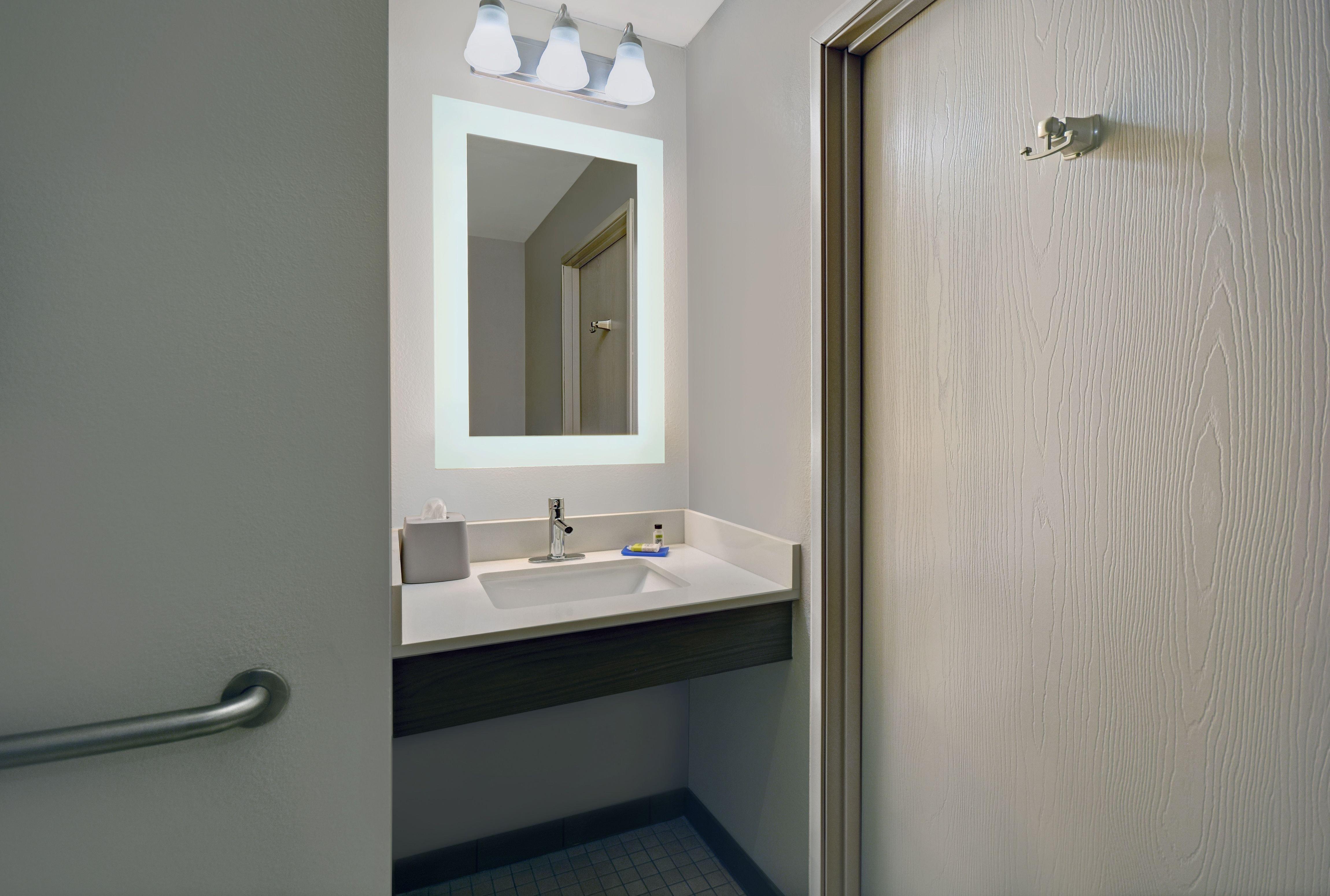 Holiday Inn Express Adrian By Ihg Zewnętrze zdjęcie